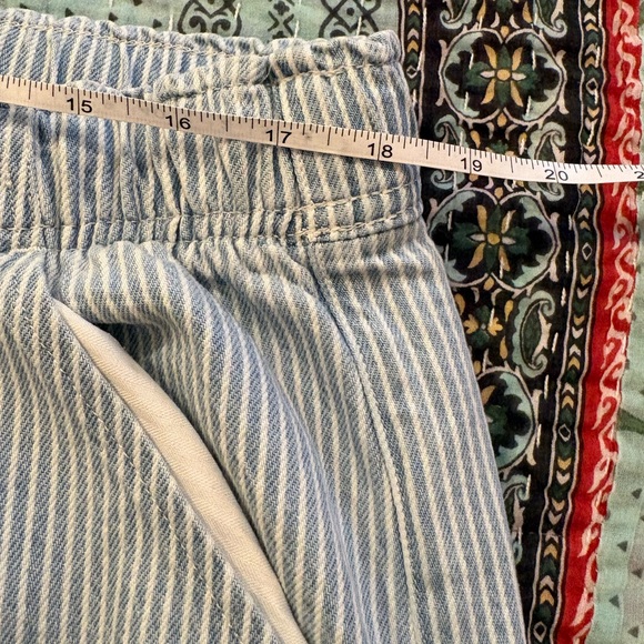 EUC GAP Pull On Barrel Light Blue Striped Pants - Picture 8 of 10